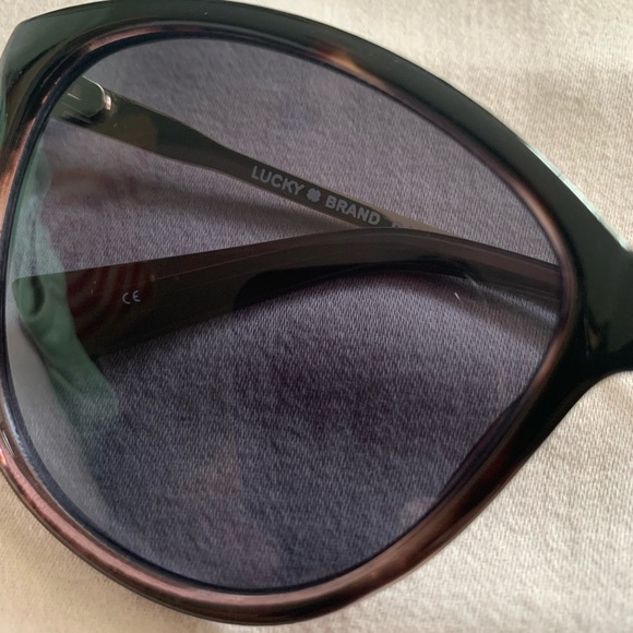 Lucky Brand Women’s Sunglasses - Picture 4 of 11